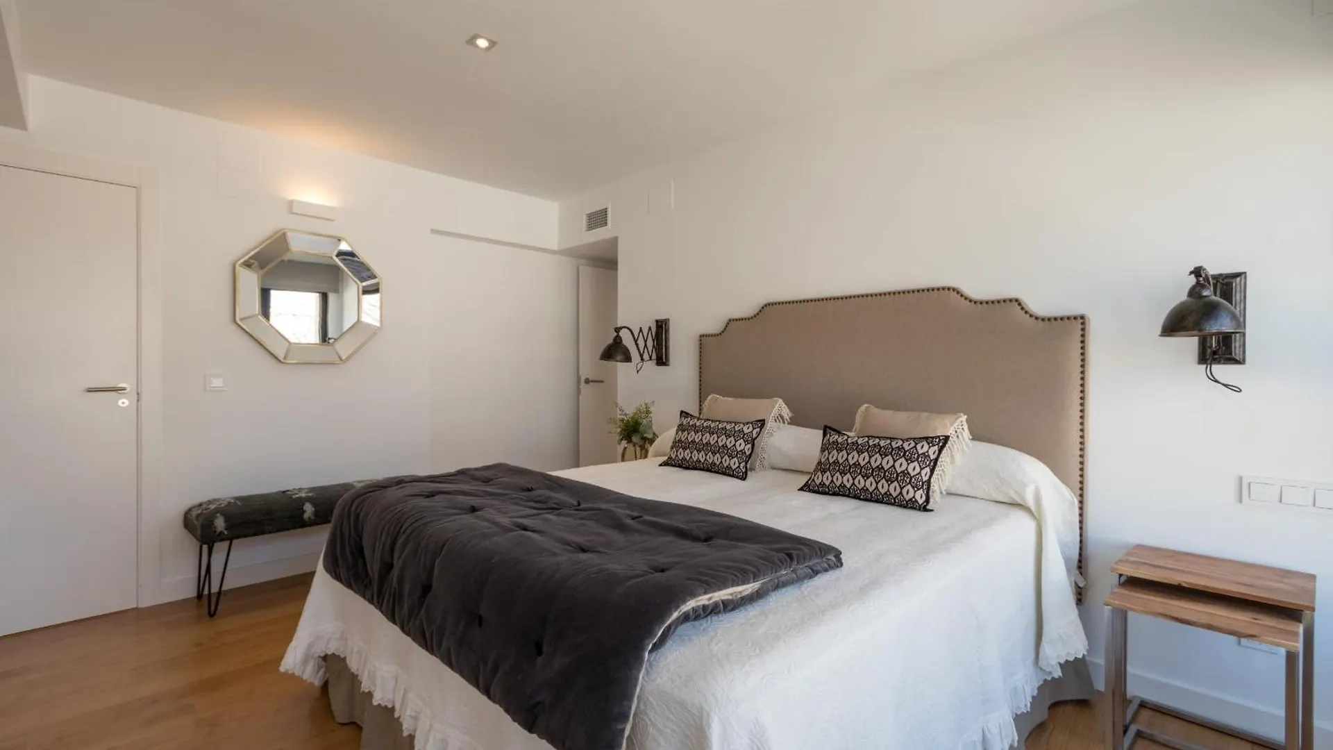 Chezmoihomes Plaza Nueva Premium Granada Apartment